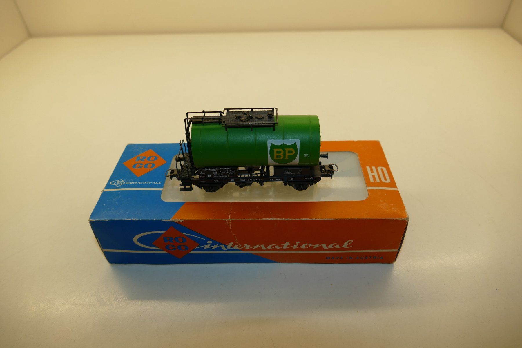 Roco Modellini di ferrovie: Roco H0: DB Kesselwagen BP – Usato da Niederhasli venduto da rail-duerst