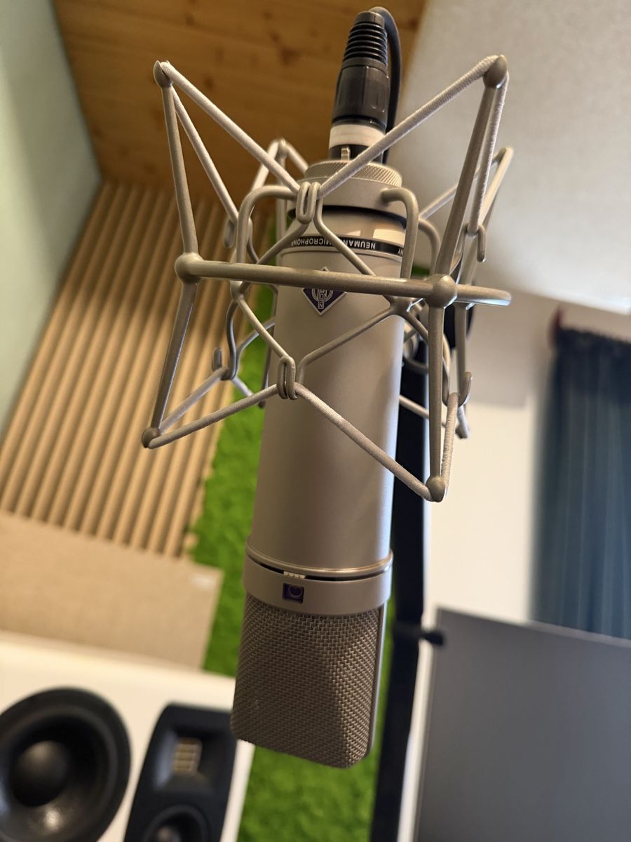 Neumann Mikrofone: Neumann U87ai Condenser Microphone with Case  – Gebraucht aus Vordemwald von gerard.green