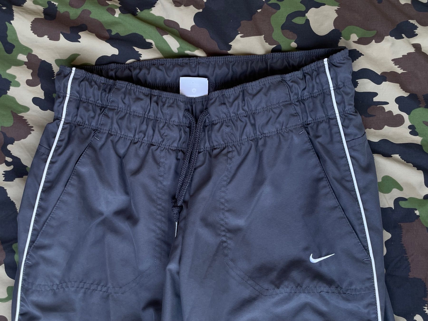 Nike Pantaloni: 2010 Nike Pant sz S – Usato da Zürich venduto da le_souk 2