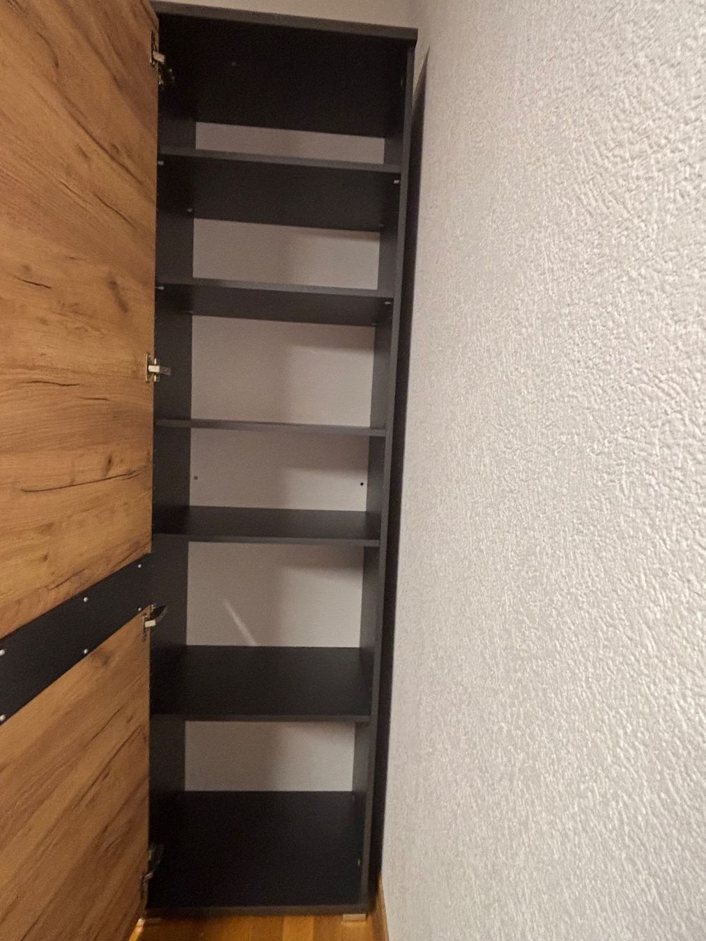 Livique Armadi: Garderobenschrank – Nuovo (secondo la descrizione) da Langenthal venduto da imaja92 3