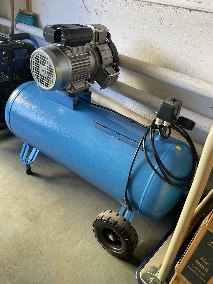 Compressori: Kompressor 90l – Usato da Sirnach venduto da MotionModular 1