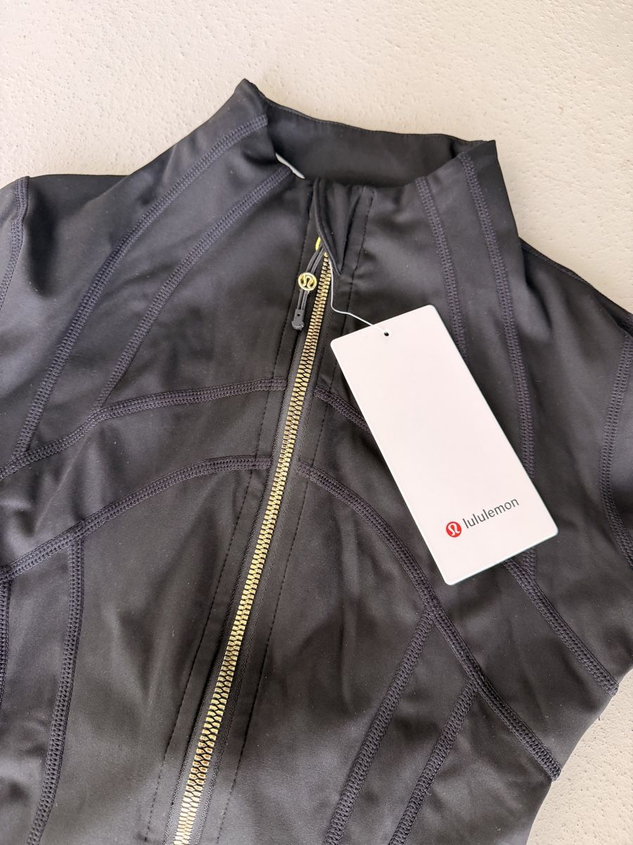 Lululemon Lotti di vestiti: Lululemon Define Set – Nuovo (secondo la descrizione) da Embrach venduto da judee_zh 2