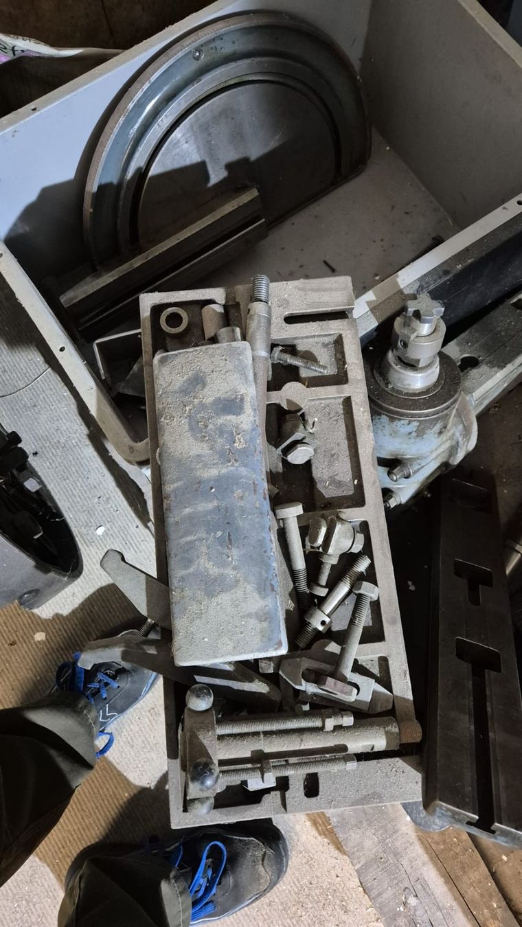 Schaublin Tutte le macchine: Metallfräsmaschine Schäublin – Difettoso da Häusernmoos venduto da Primus63 6