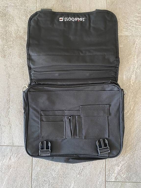 Valigie & Borse: Vendo custodia per PC laptop – Usato da Sorengo venduto da ndilla 2