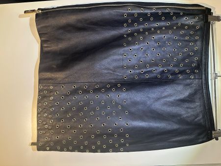 jupe en cuir noir Santucci, taille 42!