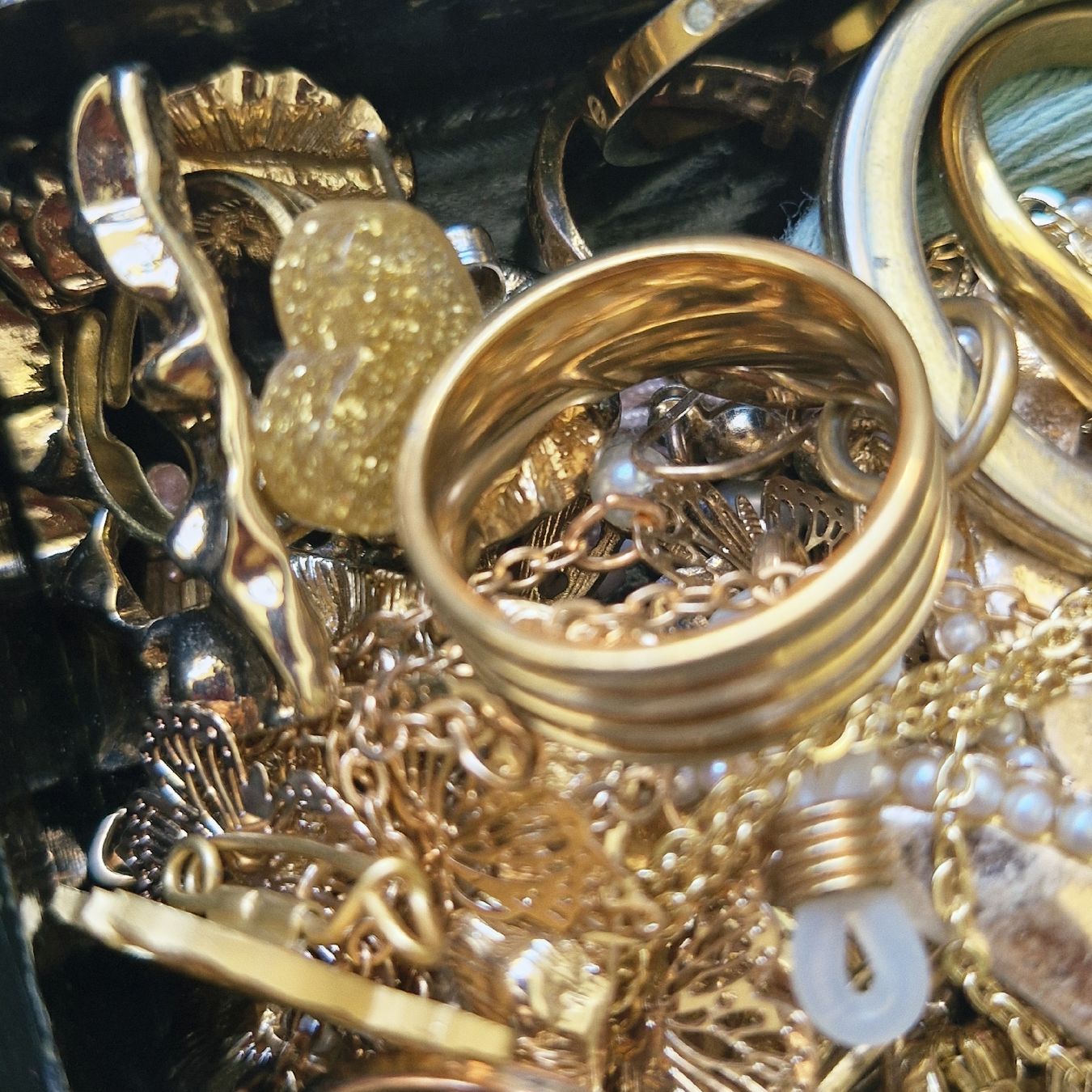 Altri gioielli: boîte à bijoux mystères dorée  – Usato da Neuchâtel venduto da yas_zdb7 3