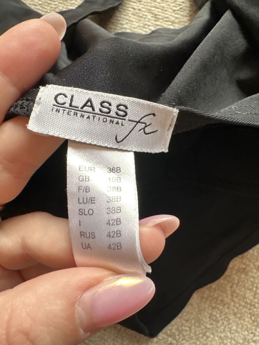 Maillots de bain & Bikinis: Schwarzer Badeanzug Class International Grösse 36B – D'occasion à Buchs AG par tifena 2