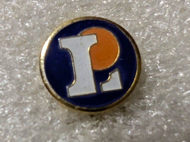 Placchette & Badge: Ansteckpin 202: Le Clerc – Usato da Oppligen venduto da Pin-Fall-Shop