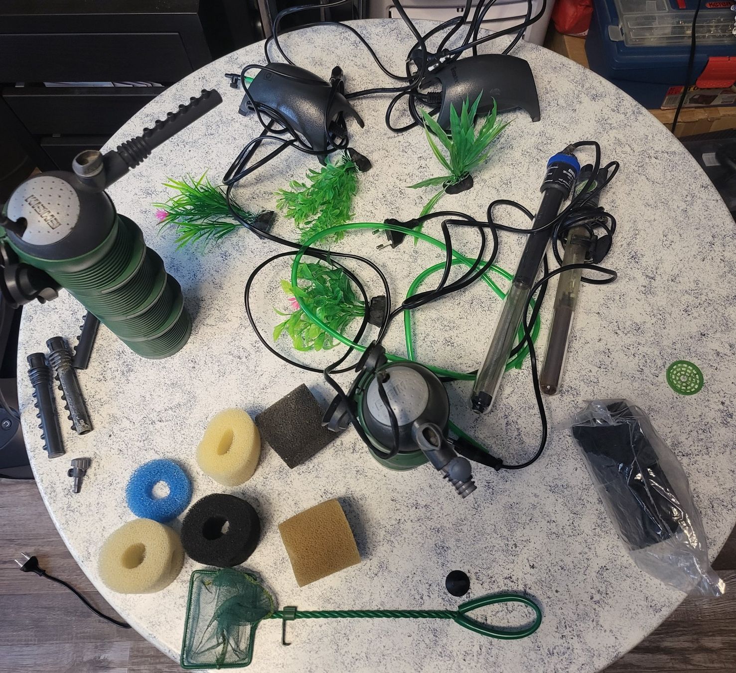 Alle Dekorationen: Aquarium Filter/Heizstab/Dekos etc. – Gebraucht aus Allschwil von G.SiR