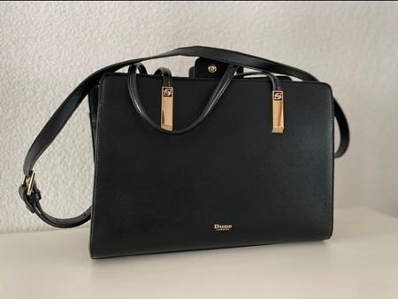 Elegante, schwarze Handtasche von Dune London
