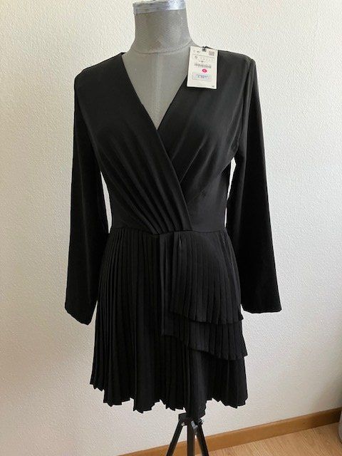Zara Tute: Combi-Short  Zara T 34 – Nuovo e nell'imballaggio originale da Gampelen venduto da Mari60