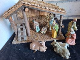 Weihnachtskrippe mit Figurenset  gebraucht guter Zustand