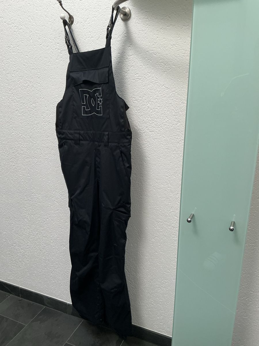 Anzüge: Ski/Snowboard Set DC Hose, POC Protektor, POC Helm – Gebraucht aus Freidorf TG von cla_l7tf 7