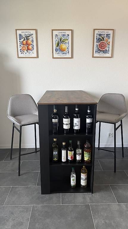Tische: Bartisch mit Barhocker – Gebraucht aus Bern von c_macir 2