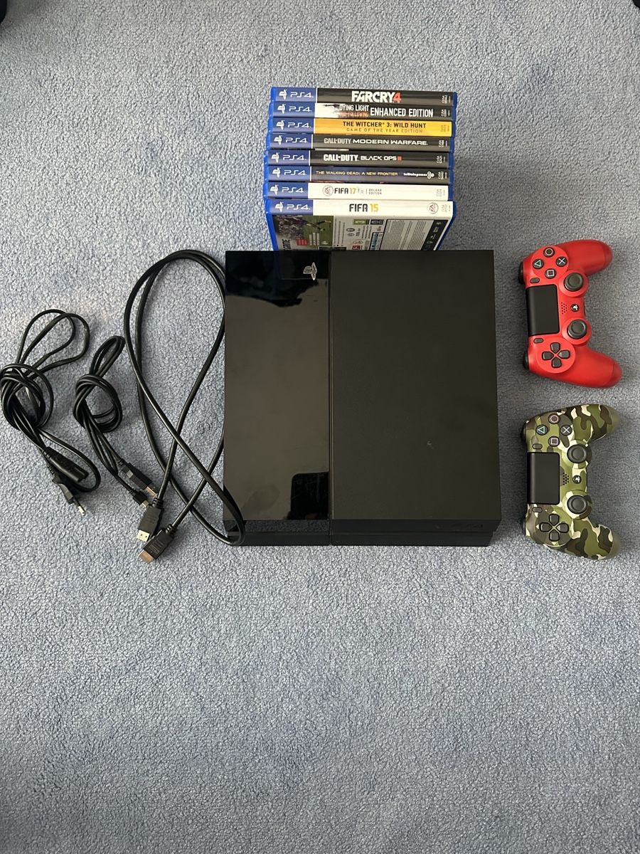 Sony Console: PS4 mit 2 Kontrollern und 8 Spielen – Usato da Wildegg venduto da loi_2nmj