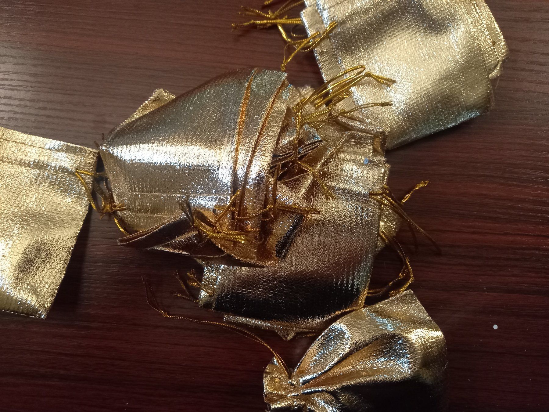 Borse: 150x Geschenkbeutel Gold Weihnachten 9x7cm - Sachet cadeau – Nuovo e nell'imballaggio originale da Lausanne venduto da batishop 4