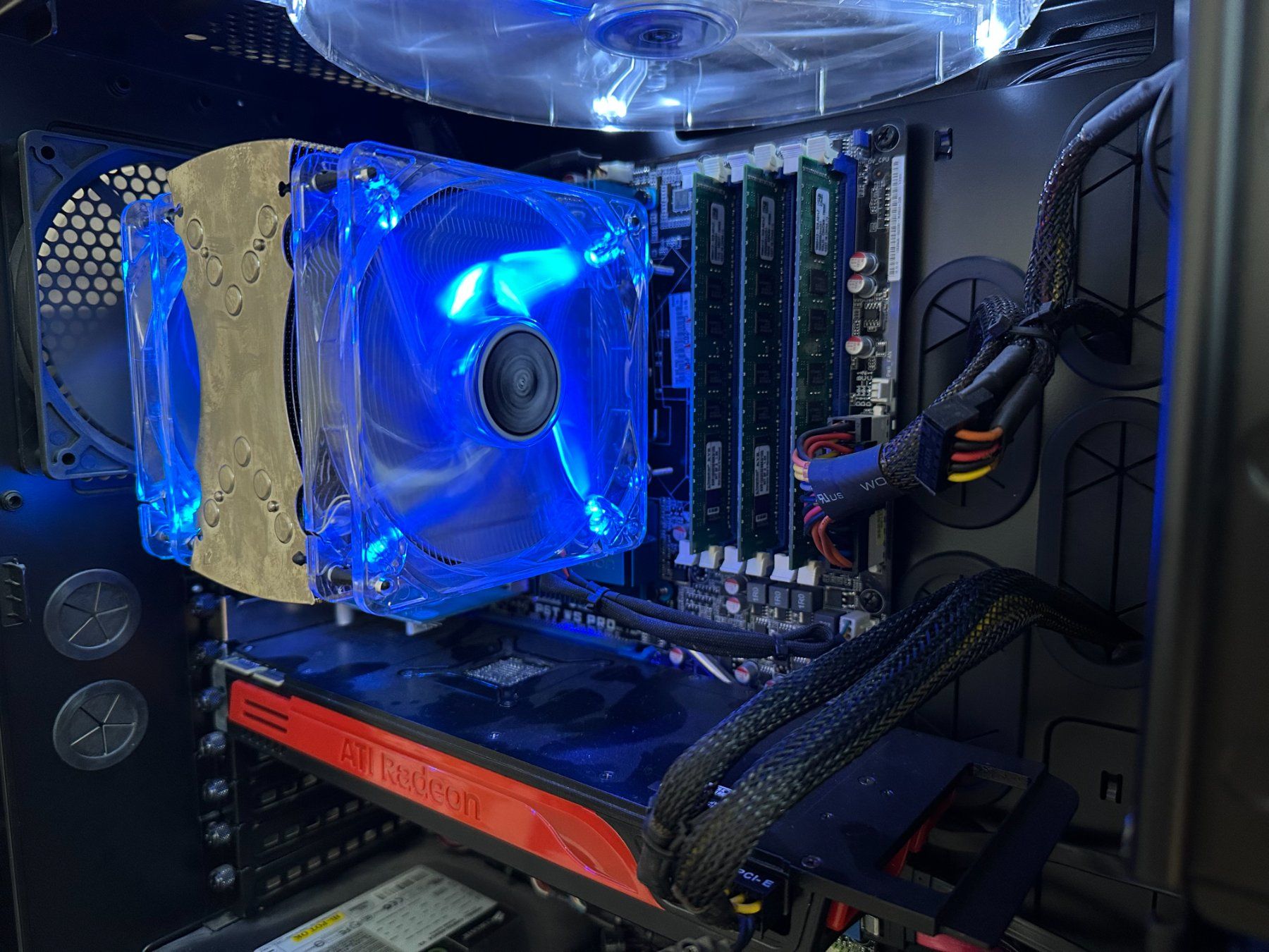 PCs: Intel Xeon Computer / Workstation / ca. 10-jährig – Gebraucht aus Winterthur von  1