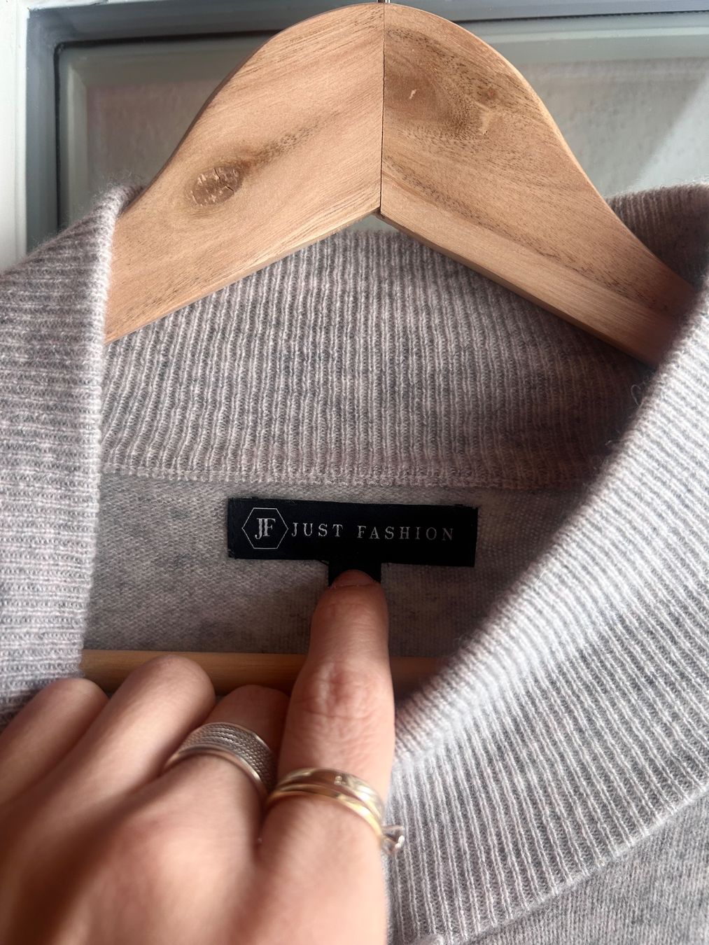 Jacken: Hellgrauer Kaschmir Cardigan - Gr. XL – Gebraucht aus Illnau von Monkky 3
