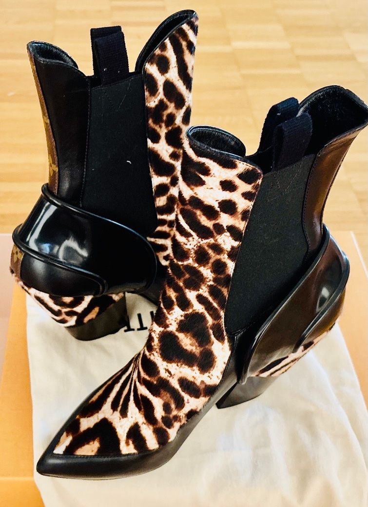Louis Vuitton Scarpe da donna: LOUIS VUITTON Stiefeletten – Nuovo (secondo la descrizione) da Zurich venduto da MX1000