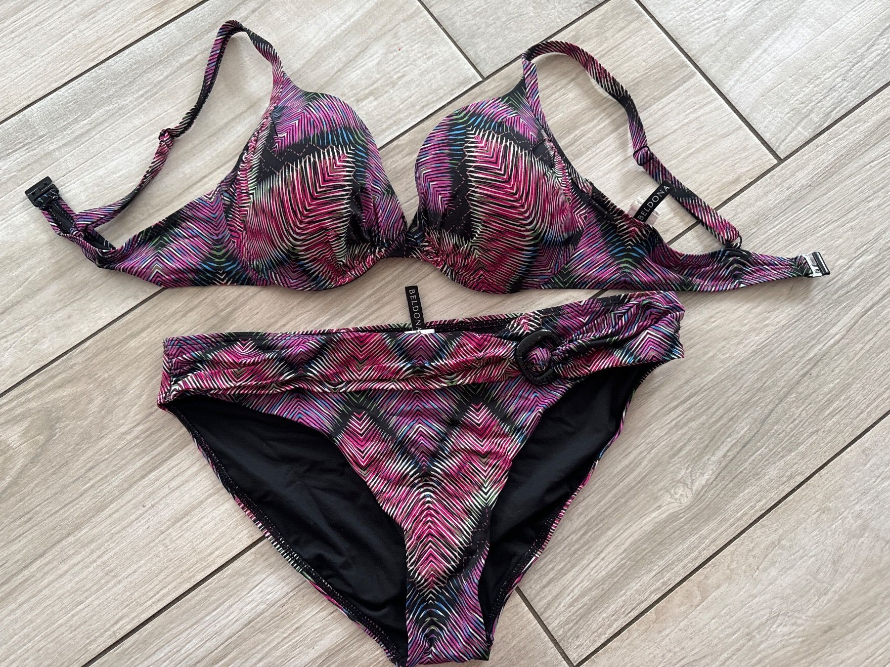Beldona Badekleider & Bikinis: Beldona Bikini 40 D – Gebraucht aus Gelterkinden von