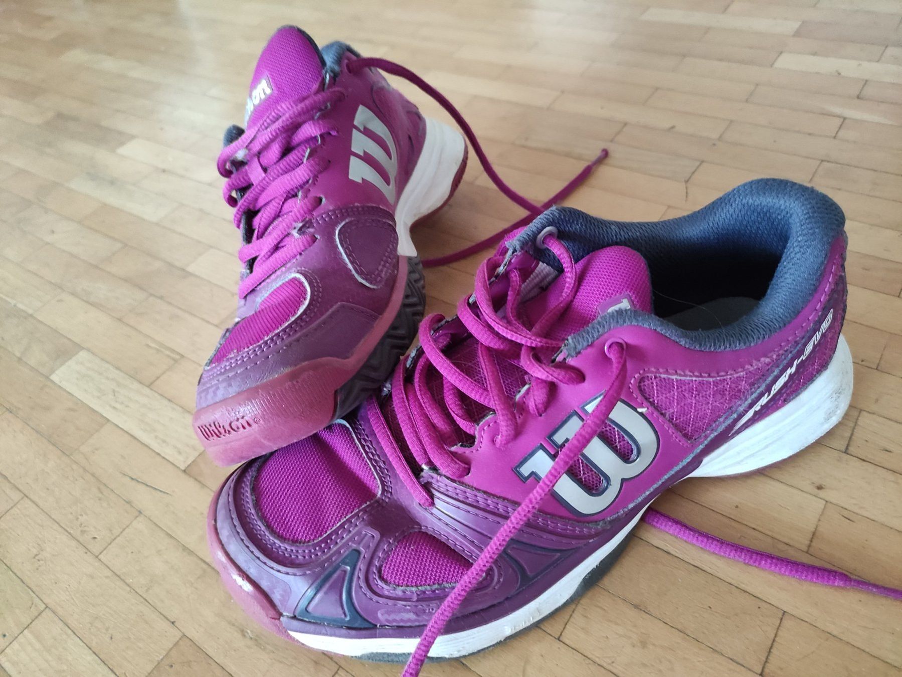 Scarpe da uomo: Wilson Tennisschuhe gr 37 – Usato da Dagmersellen venduto da L.Ga.