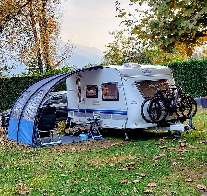 Veicoli da campeggio: Wohnwagen Hobby 30 / 400SF – Usato da Zollbrück venduto da MAEZ01