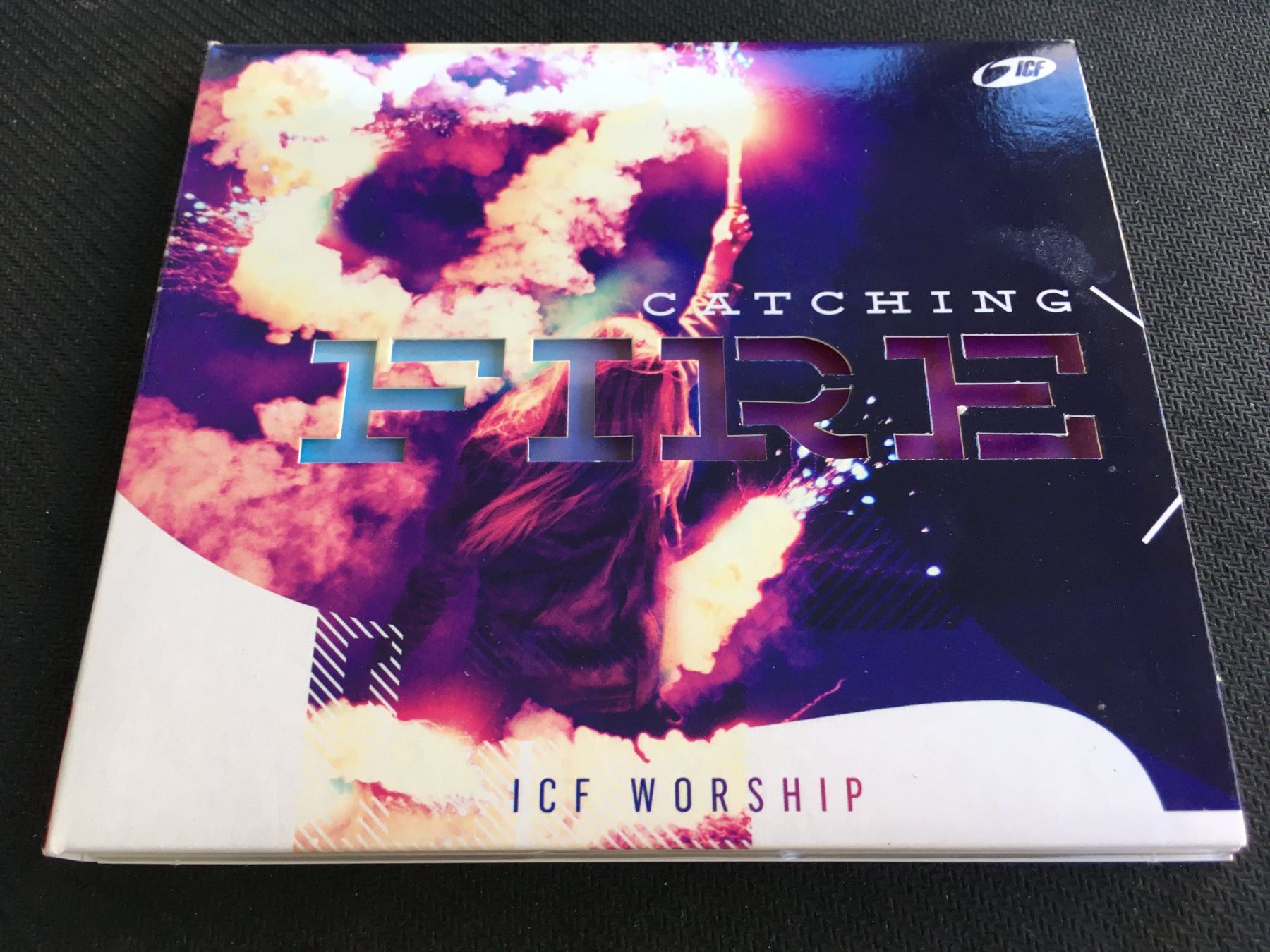 CD: ICF Worship - Catching Fire -CD- – Usato da St.Gallen venduto da MedienJoe