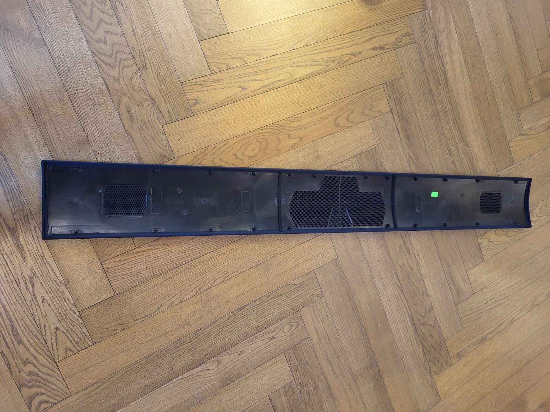 Bang & Olufsen Televisori: Face avant tissu Parisian night Beovision eclipse 65 B&o – Nuovo e nell'imballaggio originale da Sion venduto da Bang-OlufsenSion 1