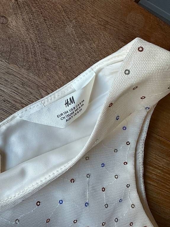 H&M Vestiti & Gonne: Wunderschönes Kleid mit Glitzer 134 – Usato da Malans GR venduto da aicul31 3