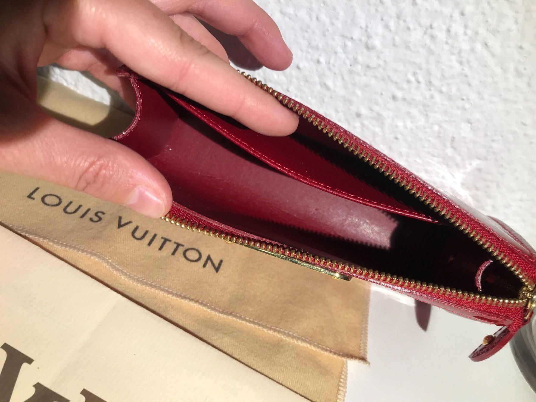 Louis Vuitton Custodie per cosmetici: Louis Vuitton Vernis Trousse Cosmetique – Usato da Ponte Tresa venduto da La_Vie_En_Rose 9