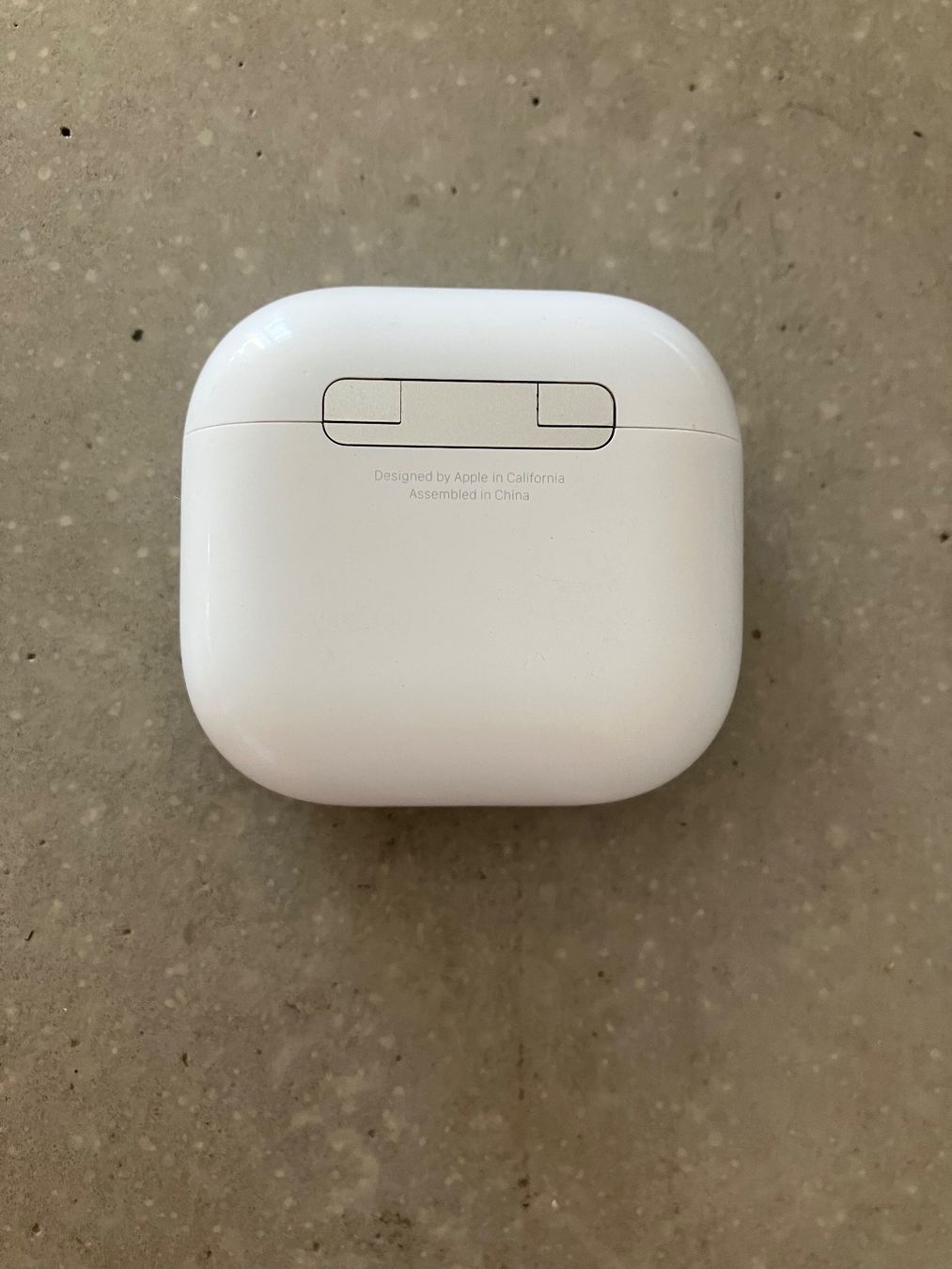 Apple Casques audio: APPLE AIRPODS 4 CASE – D'occasion à Lausanne par mr.v 2