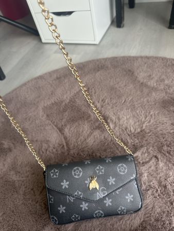 Elegante Mini-Umhängetasche mit Goldkette – Sehr guter Zusta