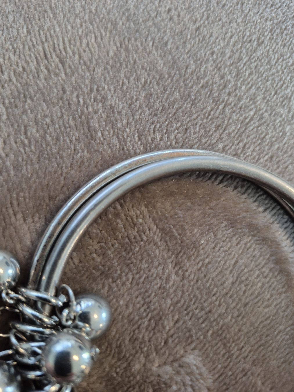 Bracciali & Braccialetti: Einzigartiger Armreif mit Kugeln – Usato da La Neuveville venduto da Vestiaire_2011 2