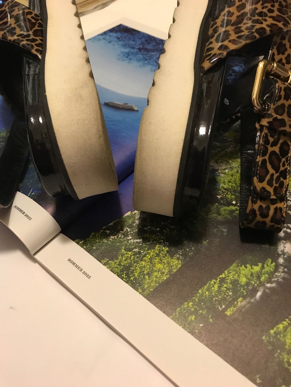 Scarpe da donna: Sommer Sandalen Grösse 40 Leopard Optik, Lack – Usato da Niederteufen venduto da mix18 7