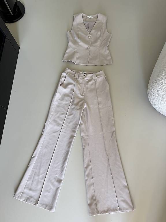 Lotti di vestiti: Suit set  – Usato da Genève venduto da eka_c9sf 3