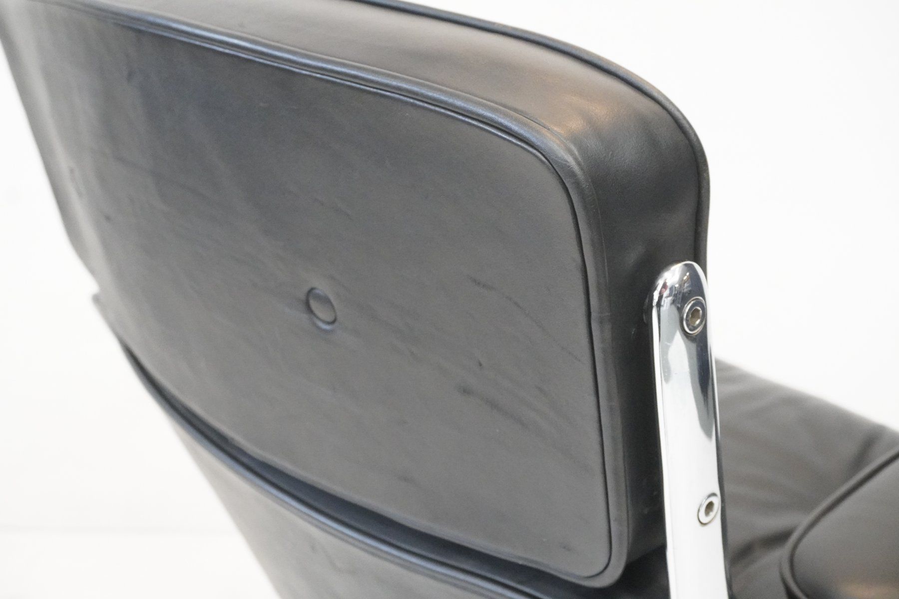 Vitra Poltrone: Vitra Eames Lobby Chair ES104 nero – Usato da Bad Zurzach venduto da QLASSIQ 8