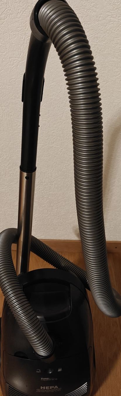 Aspirapolveri & Accessori: Vacuum Cleaner HEPA 2000W used condition – Usato da Morges venduto da jin_j9rd