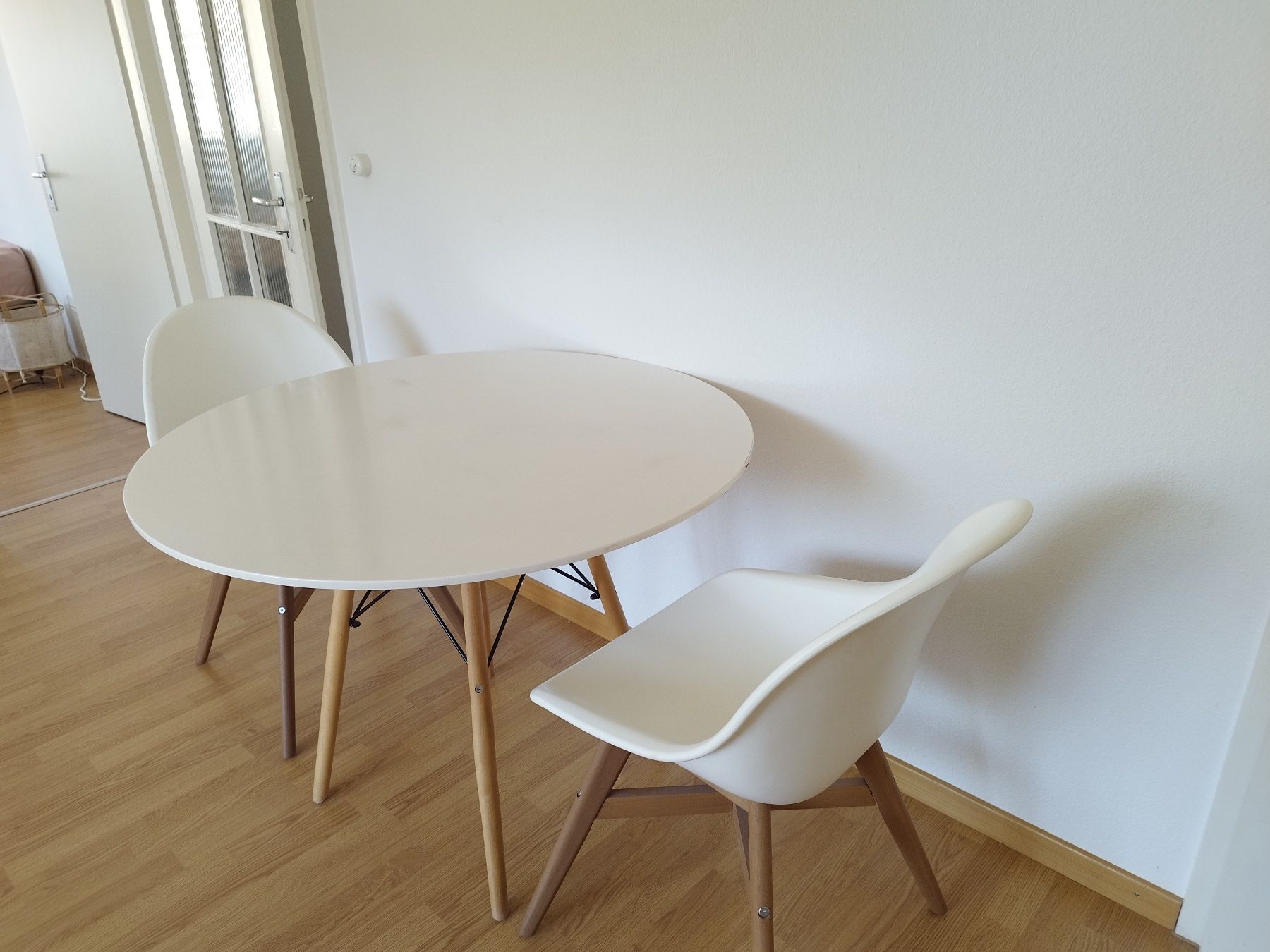 Set di tavolo e panche: Table and two chairs in nordic style – Usato da Kriens venduto da ona97 1