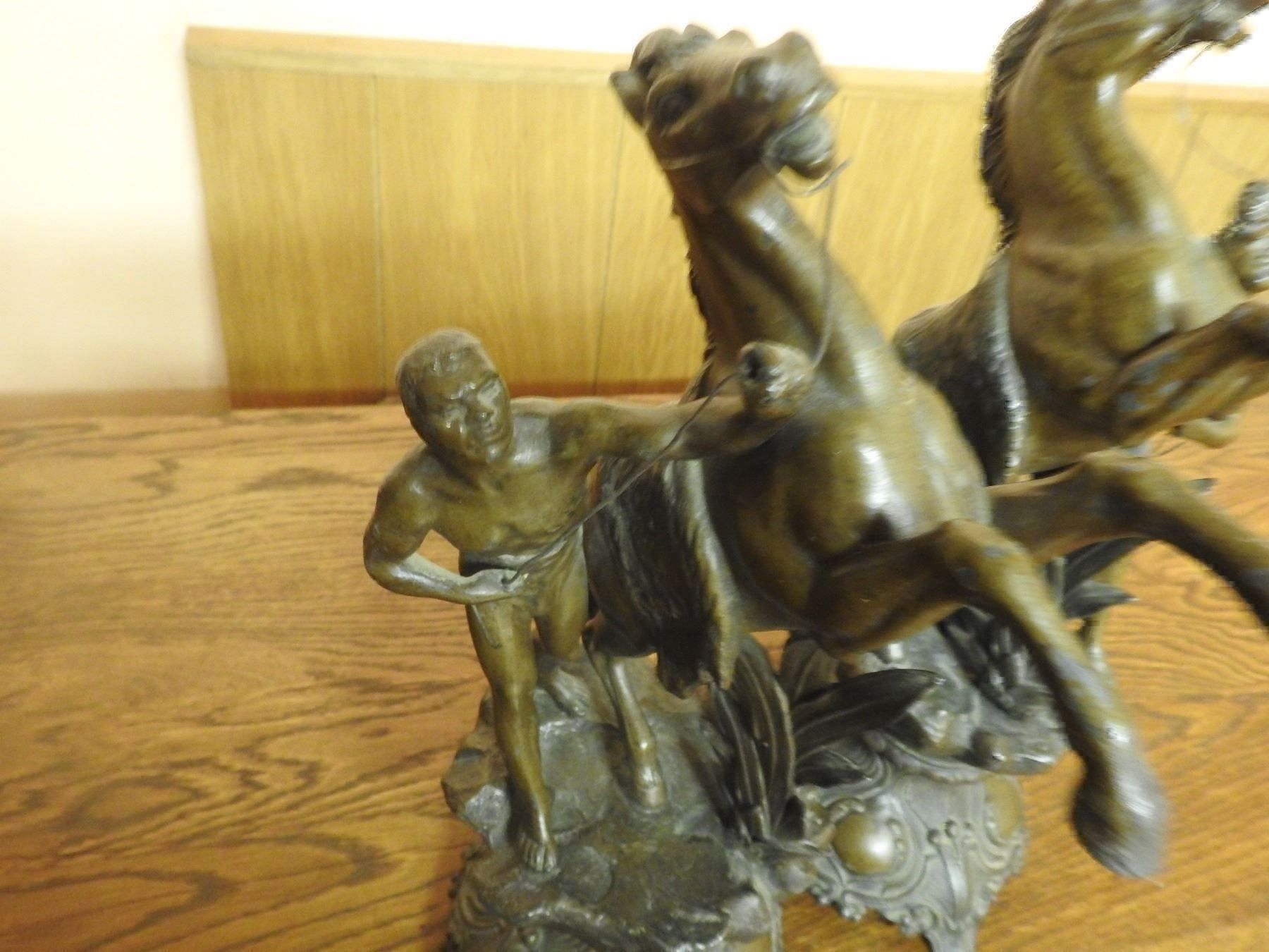Sculture & Statue: 2 MAJESTUEUSES SCENES HIPPIQUES – Usato da L'Auberson venduto da VR4Z1990A 2