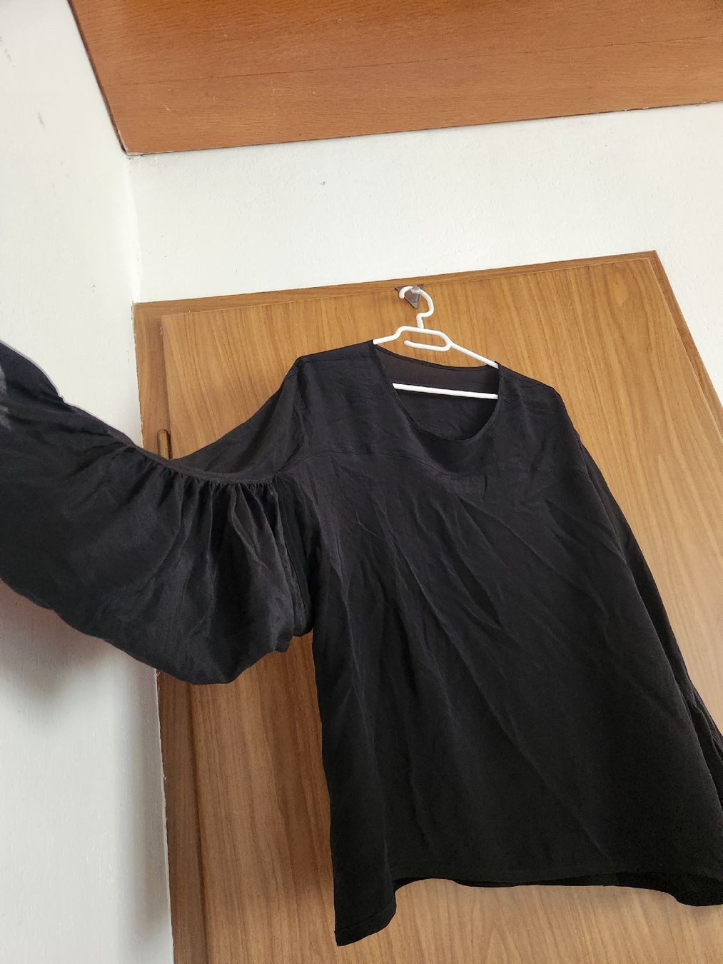 Blusen: Haut en soie noir taille unique  – Gebraucht aus Niedergösgen von Eva2410 6