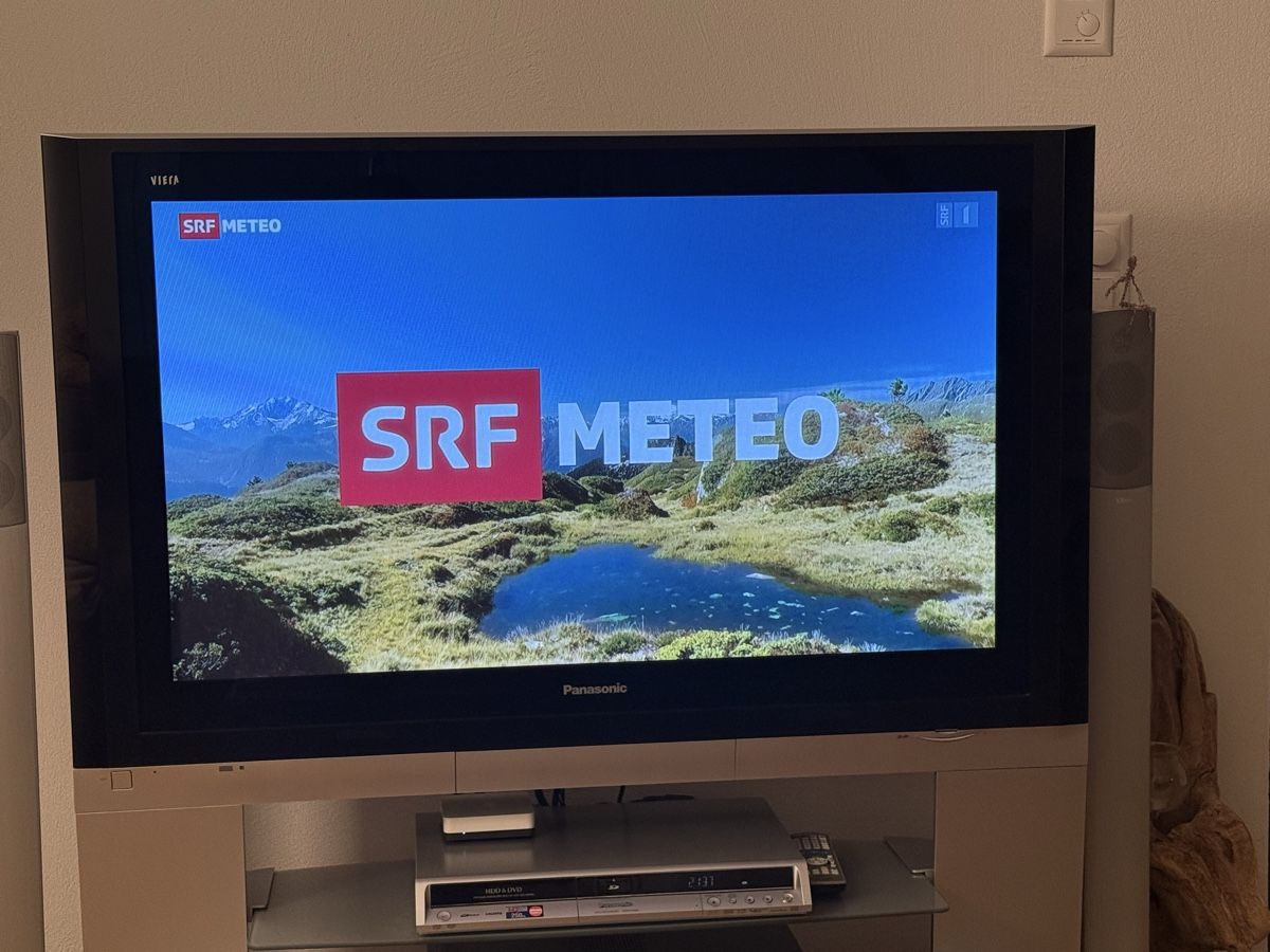 Panasonic Fernseher: TV Gerät mit Boxen und Subwoofer – Gebraucht aus Chur von Garagefelix 1