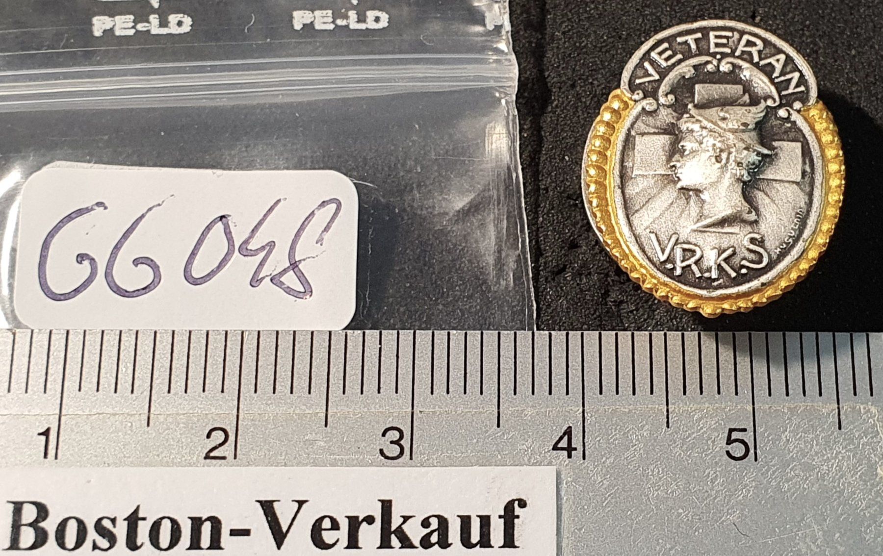 Placchette & Badge: GG048 - Alter Reversknopf VETERAN  V.R.K.S. – Usato da Reinach BL venduto da Boston-Verkauf 2