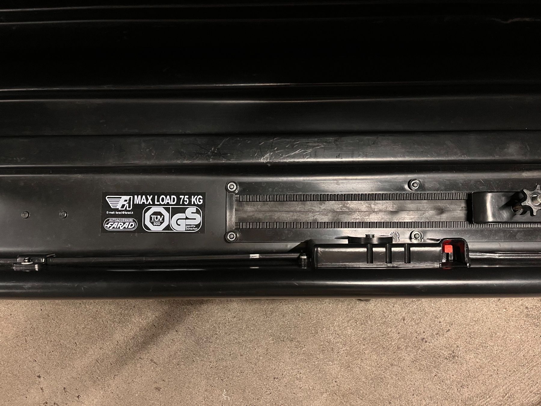 Box da tetto: Dachbox Farad Marlin 480 L – Usato da Basel venduto da Zeta45 2