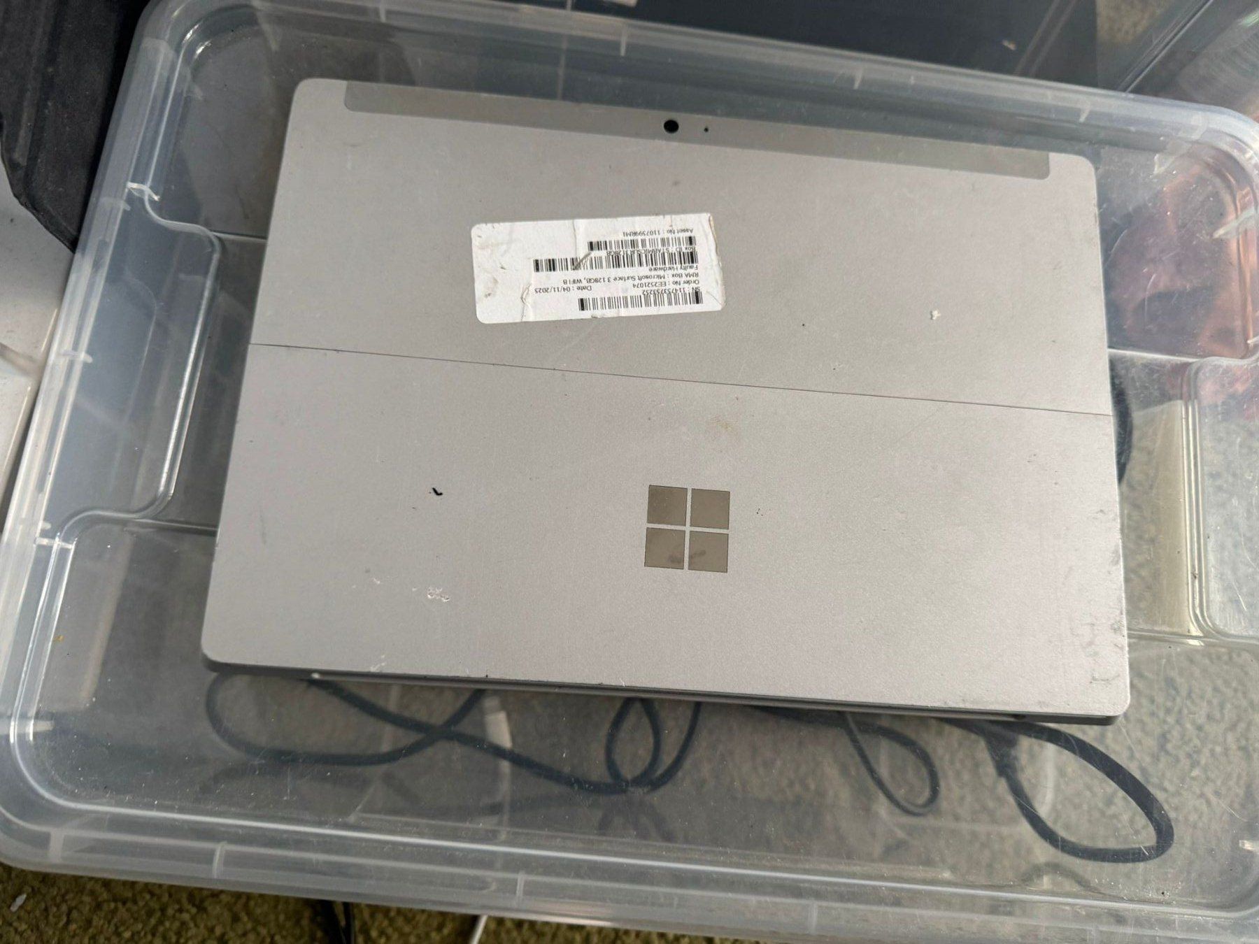 Microsoft Tablet PC: Surface 3 - 128gb Speicher / ungeprüft! Ab 12CHF – Defekt aus Olten von HoYa01 1