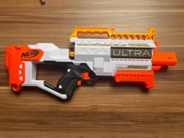 Pistolet Nerf Ultra Dorado, pour le jeu d'été! Bon état.