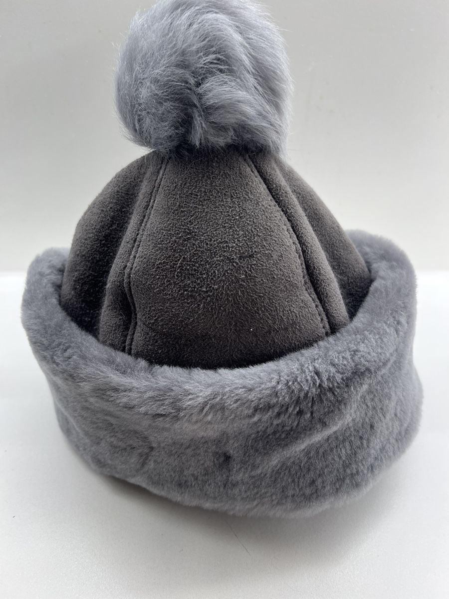 Ugg Copricapi, berretti & cappellini: UGG Lammfellmütze neu grau – Nuovo e nell'imballaggio originale da schaan venduto da Ak9jg8 3