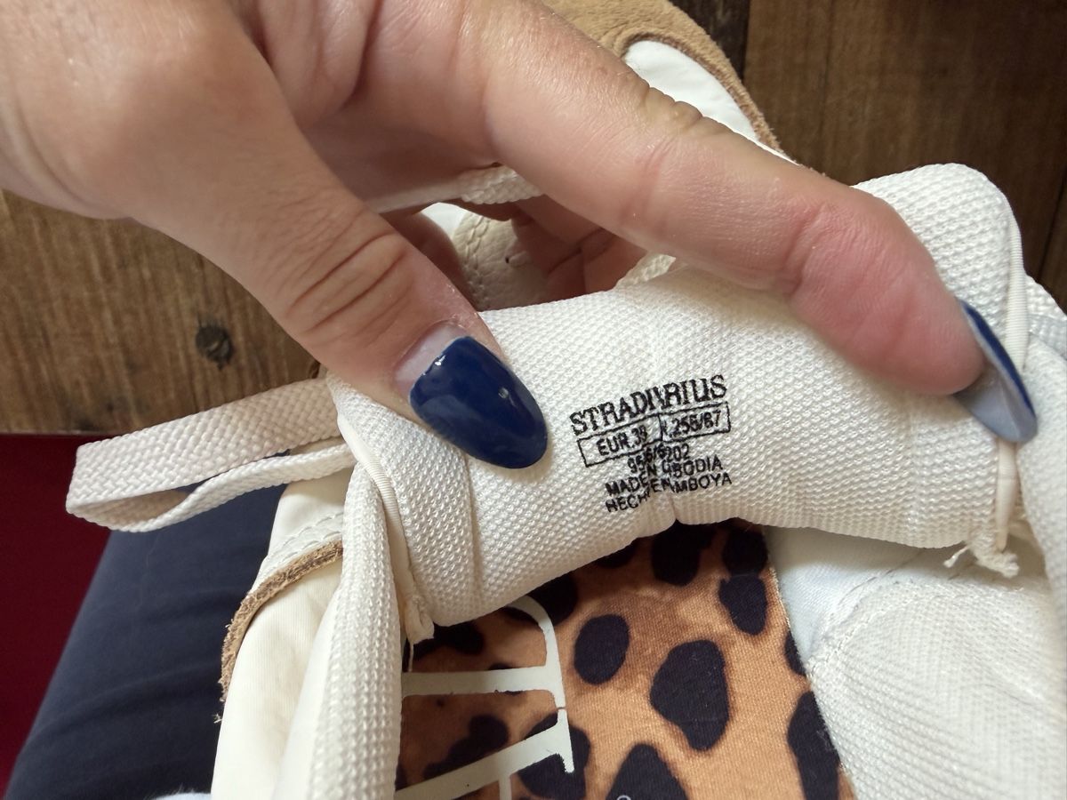 Stradivarius Damenschuhe: Sneakers STRADIVARIUS weiss/beige mit Leo Muster – Neu (gemäss Beschreibung) aus Ebnat-Kappel von Mzottli 2