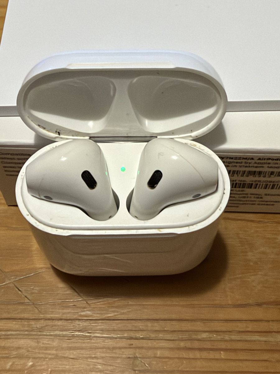 Apple Kopfhörer: Apple AirPods 2 with Charging Case  – Gebraucht aus Flumserberg tannenboden alp von pedroredshoes 3