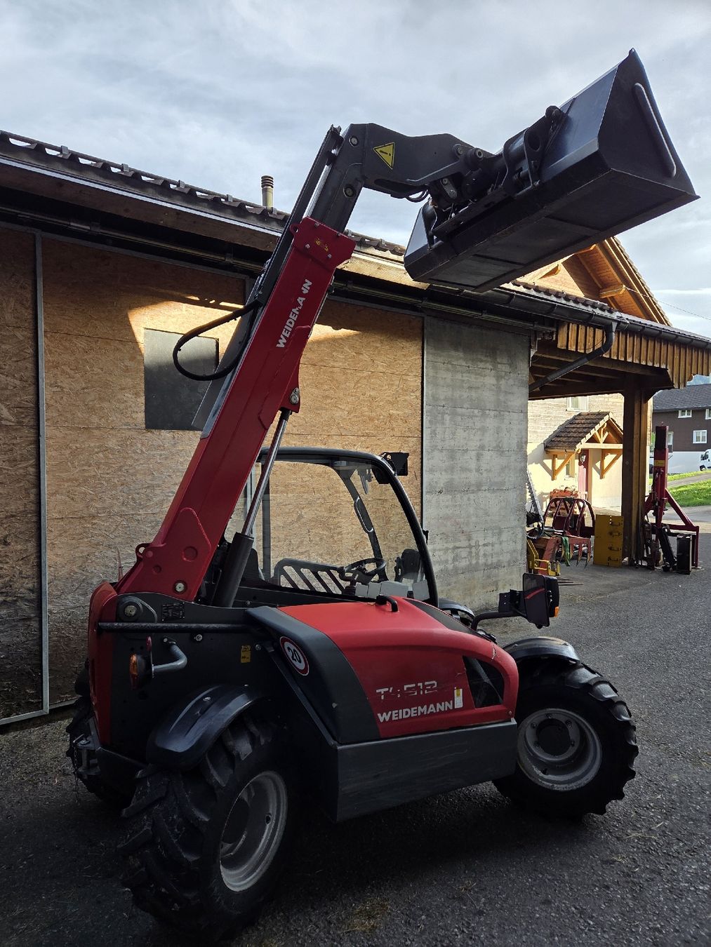 Weidemann Caricatori: Teleskoplader Weidemann 4512 – Usato da Unteriberg venduto da Prinz011 1