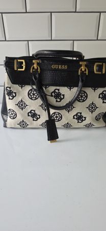 SAC GUESS CUIR NOIR ET TOILE UTILISÉ MAIS COMME NEUF